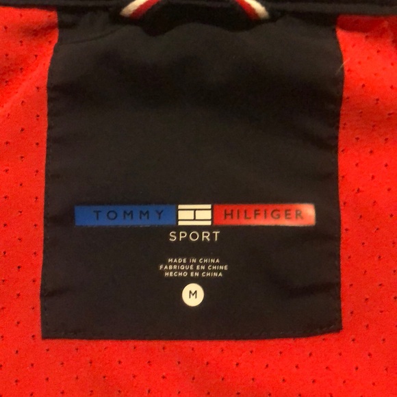 Size M Tommy Hilfiger wind breaker - Picture 3 of 5